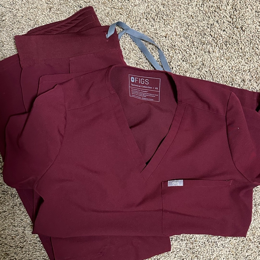 FIGs kade pants and Catarina top
